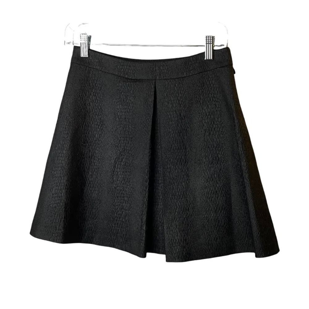 BCBGeneration Black Pleat Front Textured Skater Skirt Size 2 ~